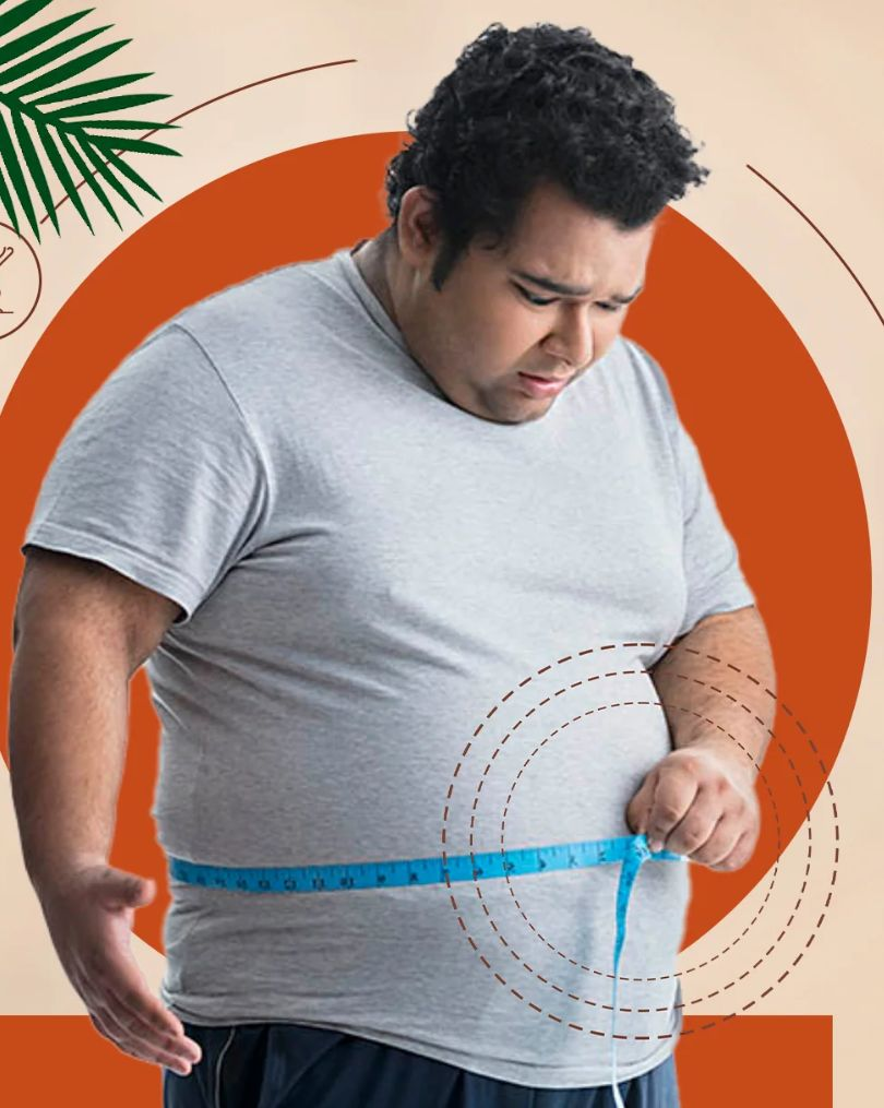 Uomo misura girovita con metro - Percorso dimagrimento Slim Care Bio-Clinic Sassari